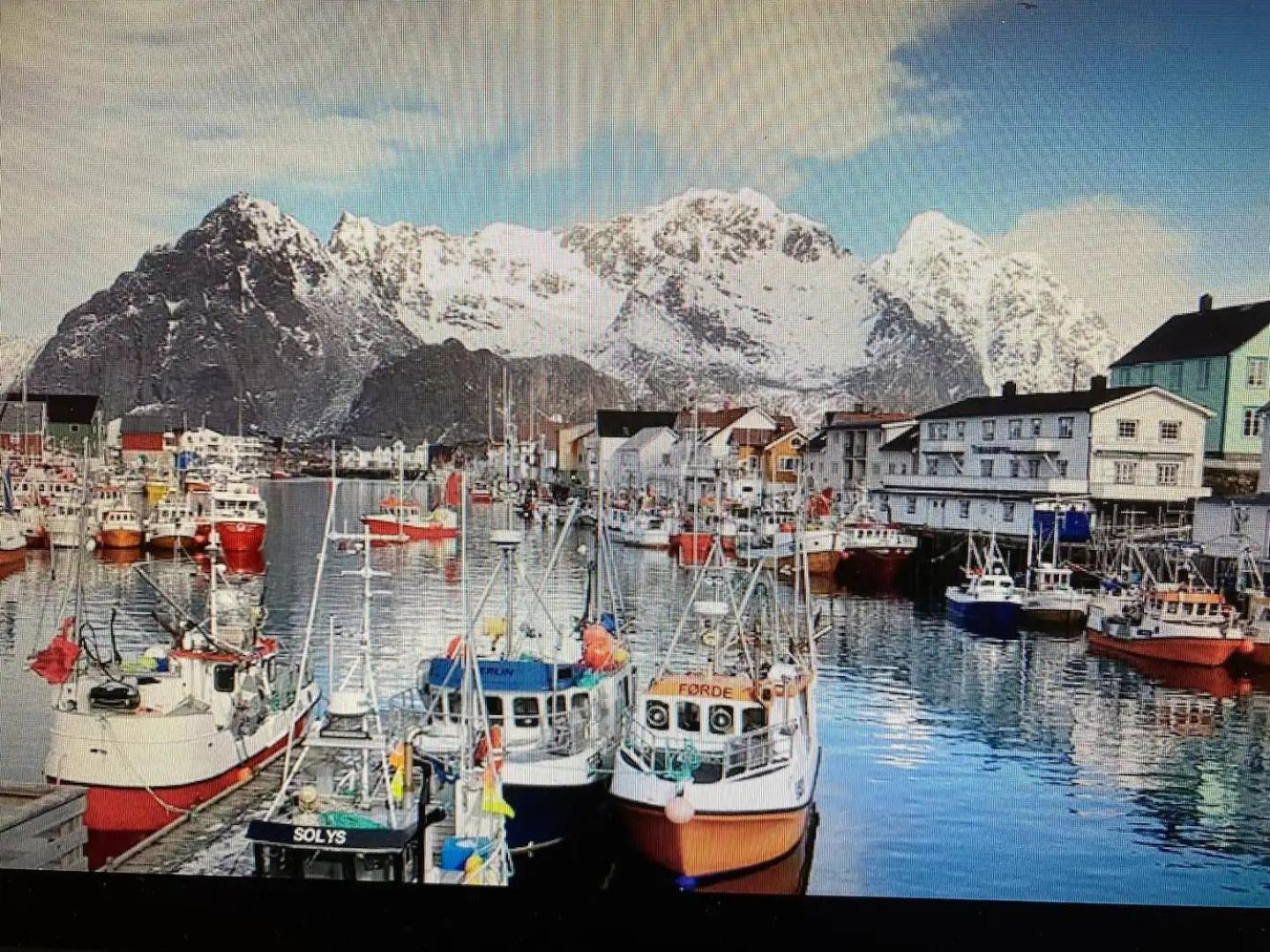 Ny Leilighet I Henningsvaer! Eksteriør billede