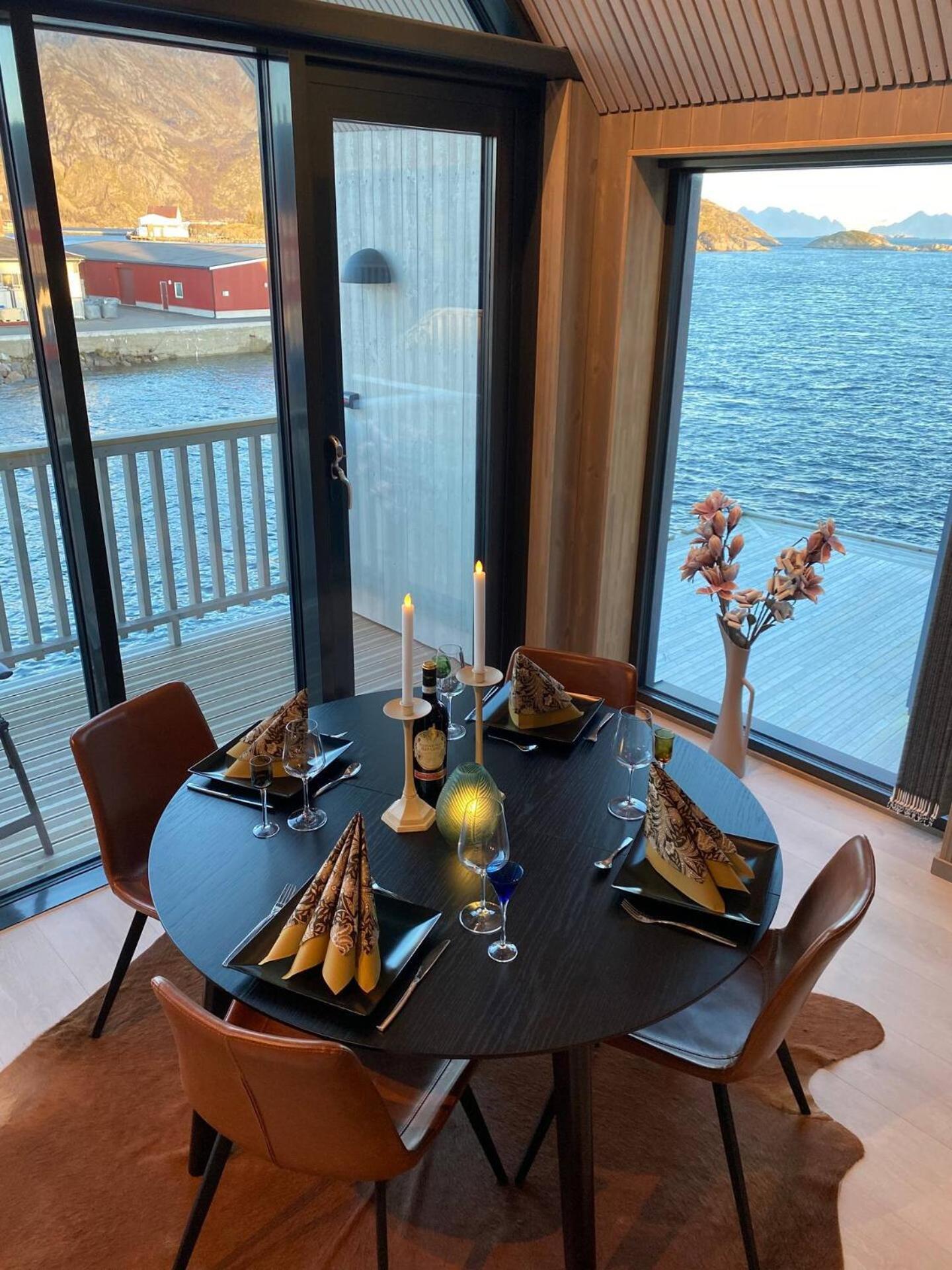 Ny Leilighet I Henningsvaer! Eksteriør billede