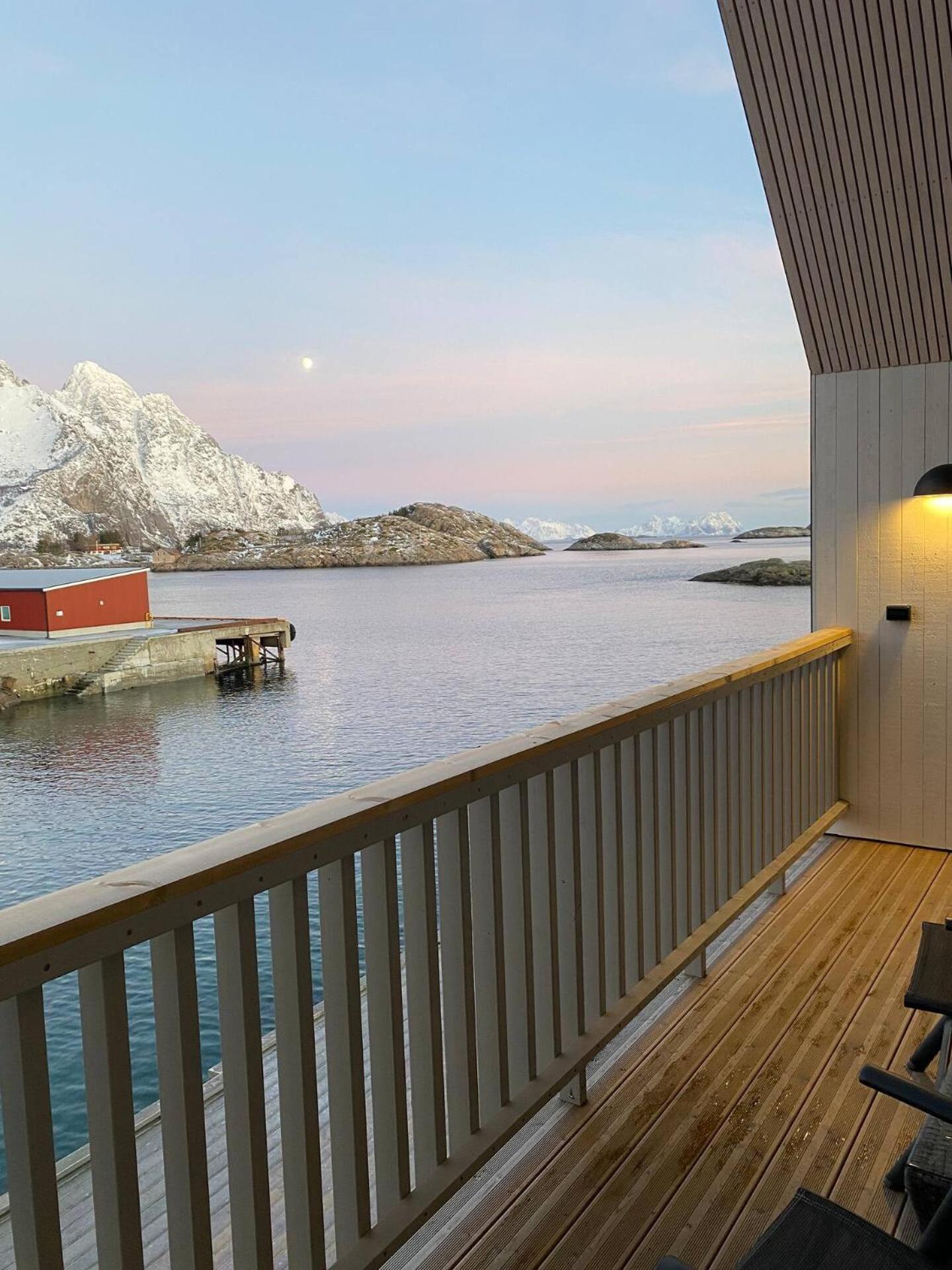 Ny Leilighet I Henningsvaer! Eksteriør billede
