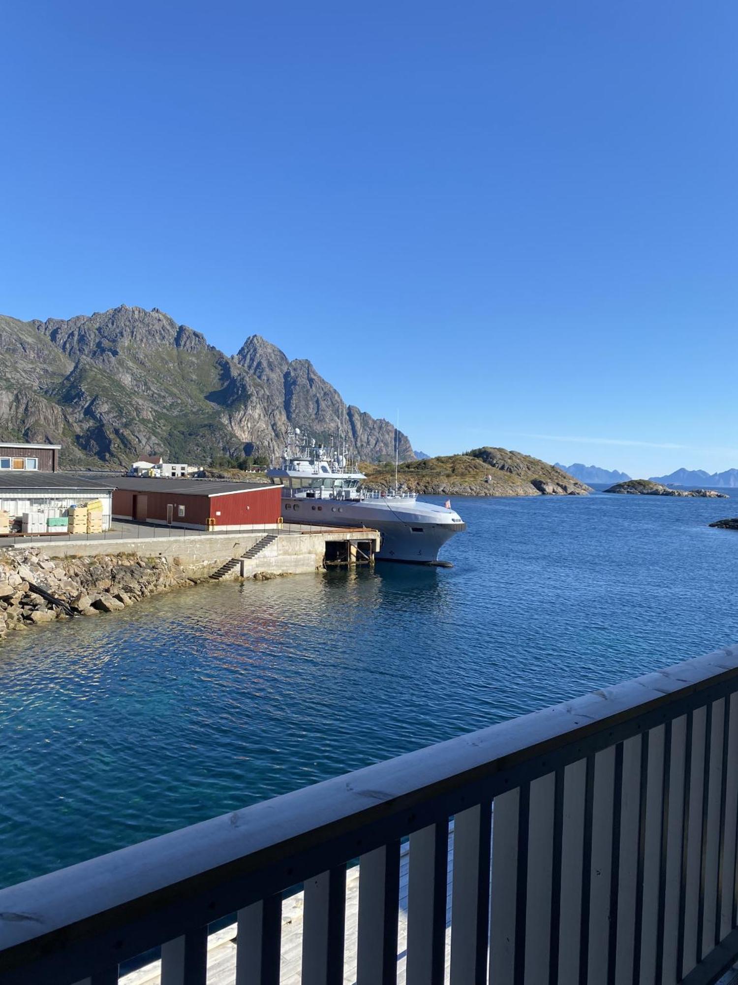 Ny Leilighet I Henningsvaer! Eksteriør billede